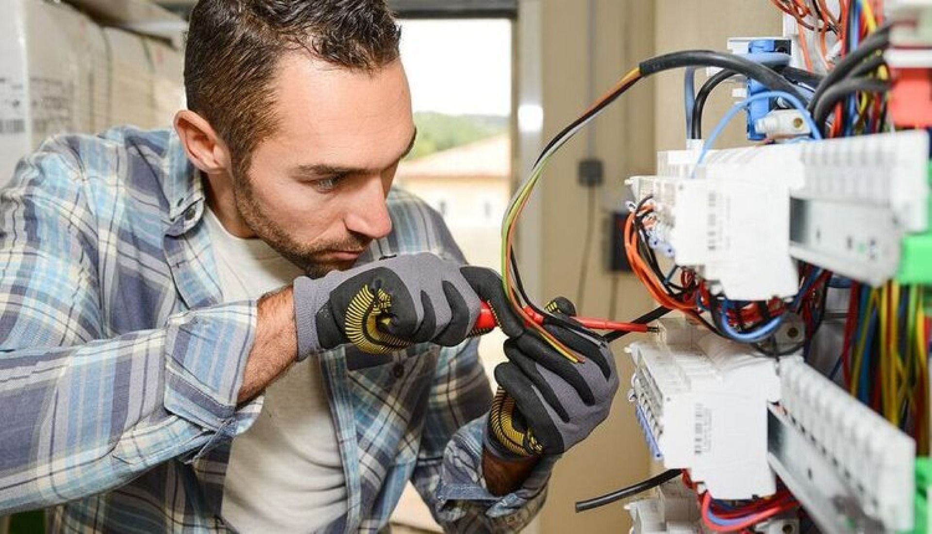 مراحل برق کشی ساختمان